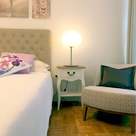 Pearl Apartment *