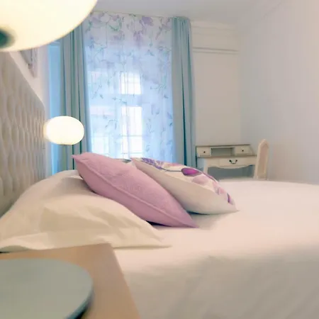 Pearl Apartment